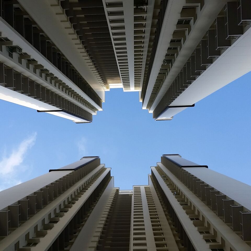 城市空间越来越密集，建筑物爬得越来越高。（摄影/黄康玮）