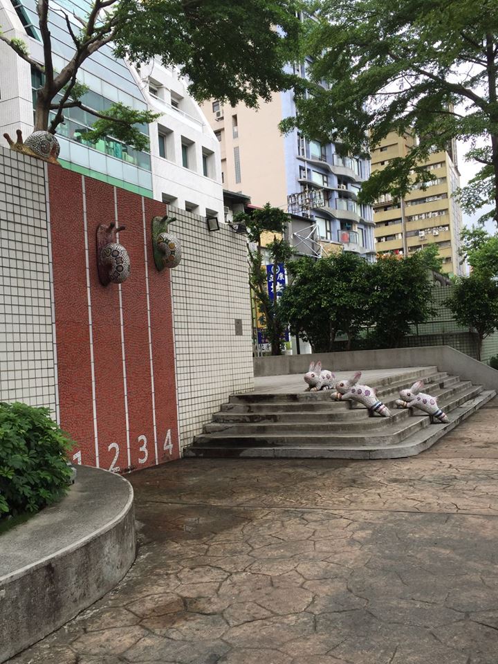 我们怎么也输给蜗牛了呢？（设计对白）（宋慧纯摄于台北）
