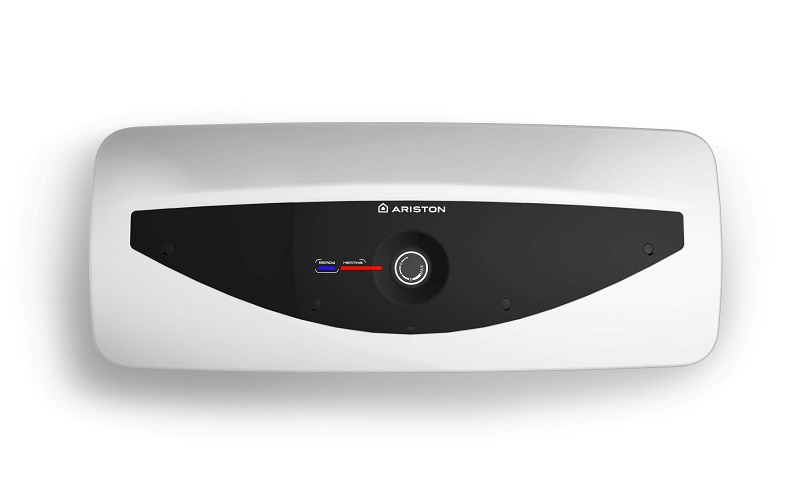 Ariston SL20储水式热水器。 Ariston SL20储水式热水器。