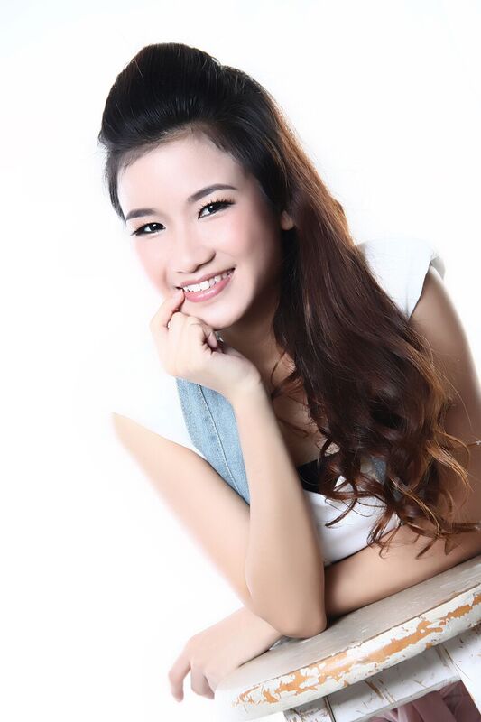 歌台双语天后李佩芬，将到场与读者同欢。