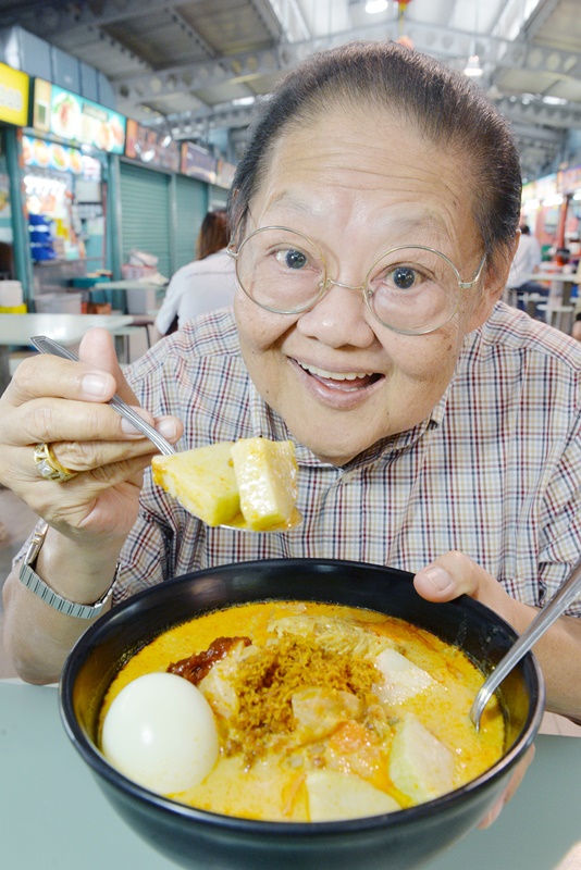 美食家林益民对马来小吃隆冬情有独钟。 美食家林益民对马来小吃隆冬情有独钟。