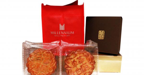 华厅送出100个月饼给本报读者。 华厅送出100个月饼给本报读者。