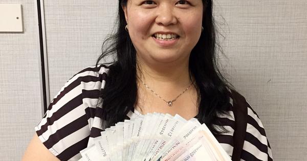 幸运儿王宝燕，获得1888元的现金奖。